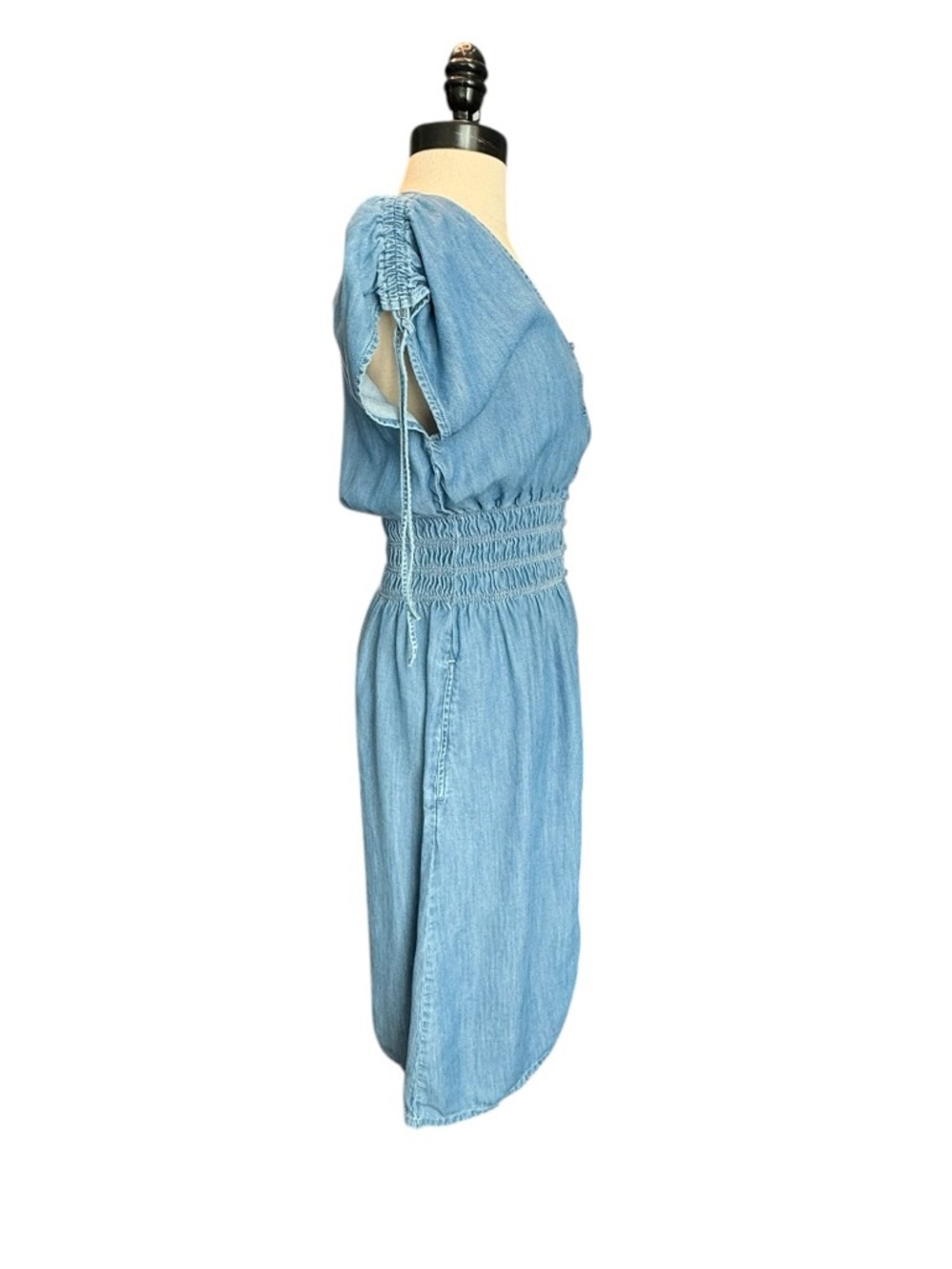 Levi’s Chambray Smocked Waist Midi Dress Button Front Tencel Cottagecore XS - Picture 4 of 9
